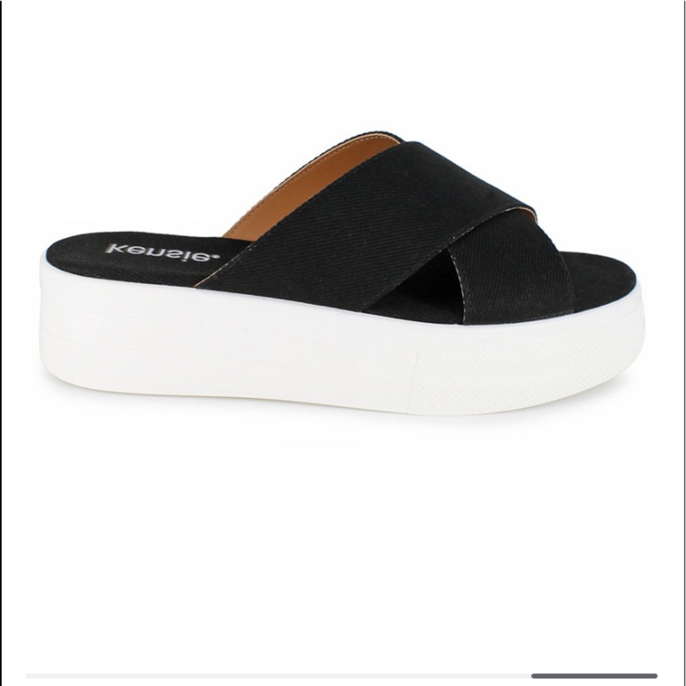 NWOT Kensie Platform Sandals
